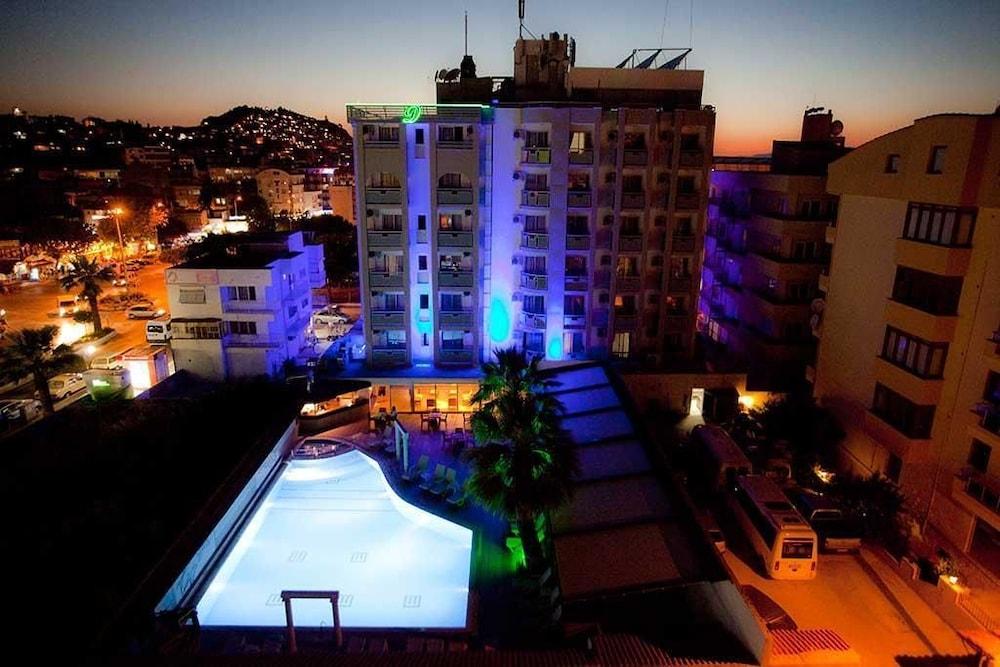 Duqqan Deluxe Hotel 쿠사다시 외부 사진